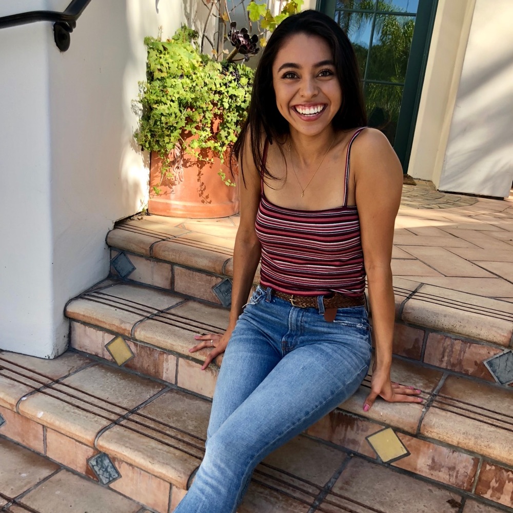 Meet your Posher, Selin